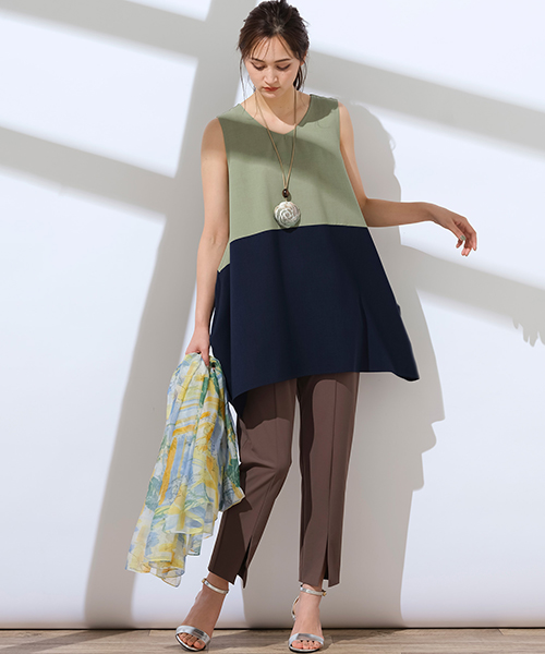 変形の裾デザインがおしゃれな、ロング丈のノースリーブトップスコーデ。すっきり細身のパンツを合わせるとバランス◎なスタイリングに。
◆大きいサイズ◆model:173cm