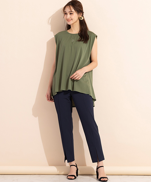 フレアをたっぷり入れた後ろ下がりデザインのノースリーブトップスコーデ。動いた時に揺れる裾デザインで着映えする一枚です。
◆大きいサイズ◆model:173cm