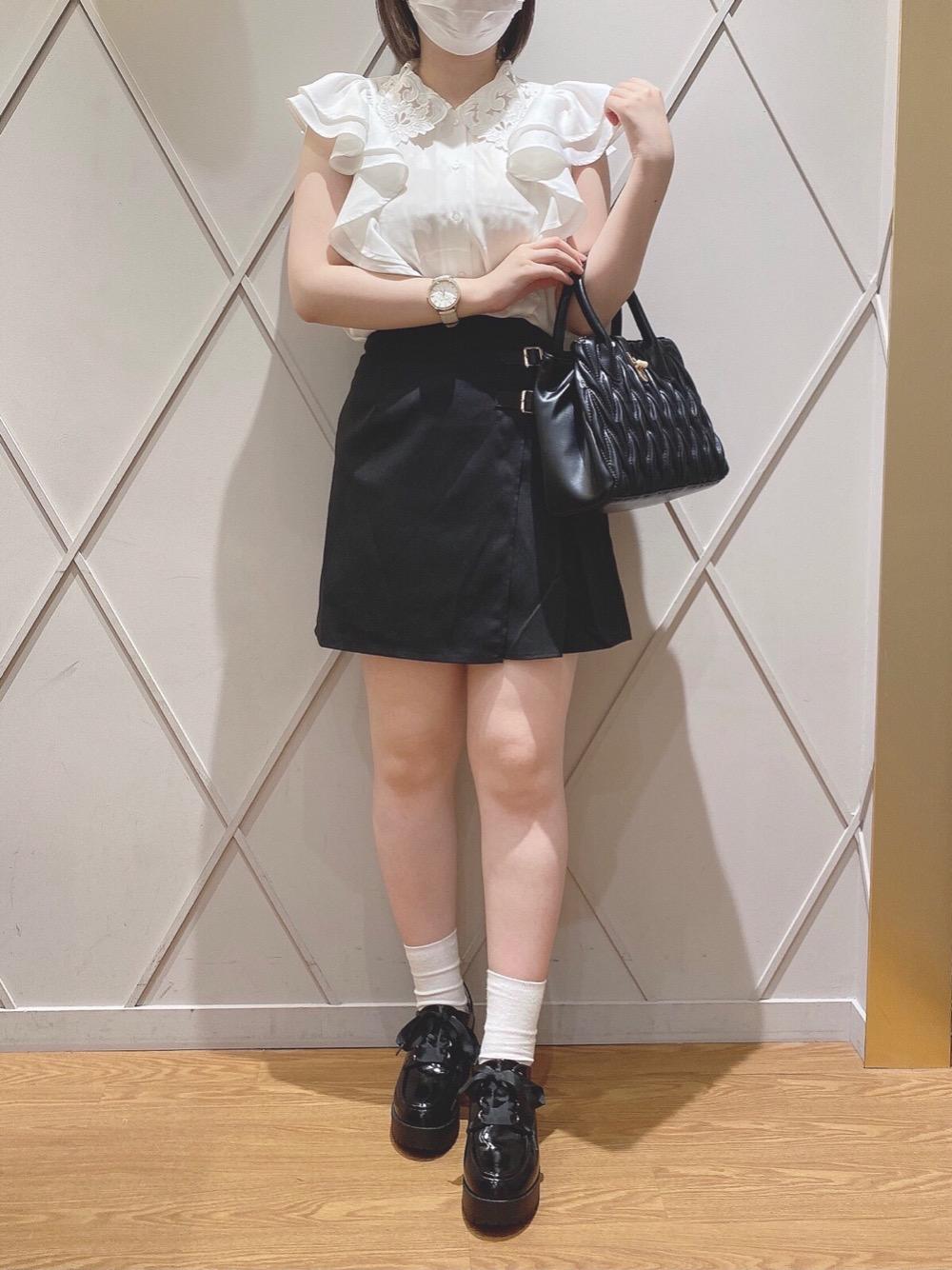 【身長】155cm
【着用コメント】
モノトーンガーリーコーデです！