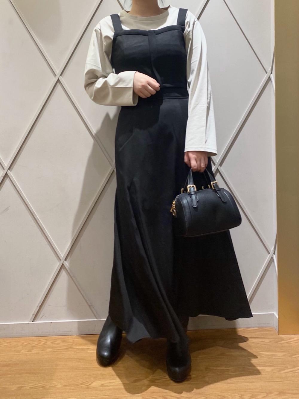 【身長】155cm
【着用コメント】
ビスチェとスカートのセットアップ。 ロンTと合わせて少しカジュアルさもプラスです。