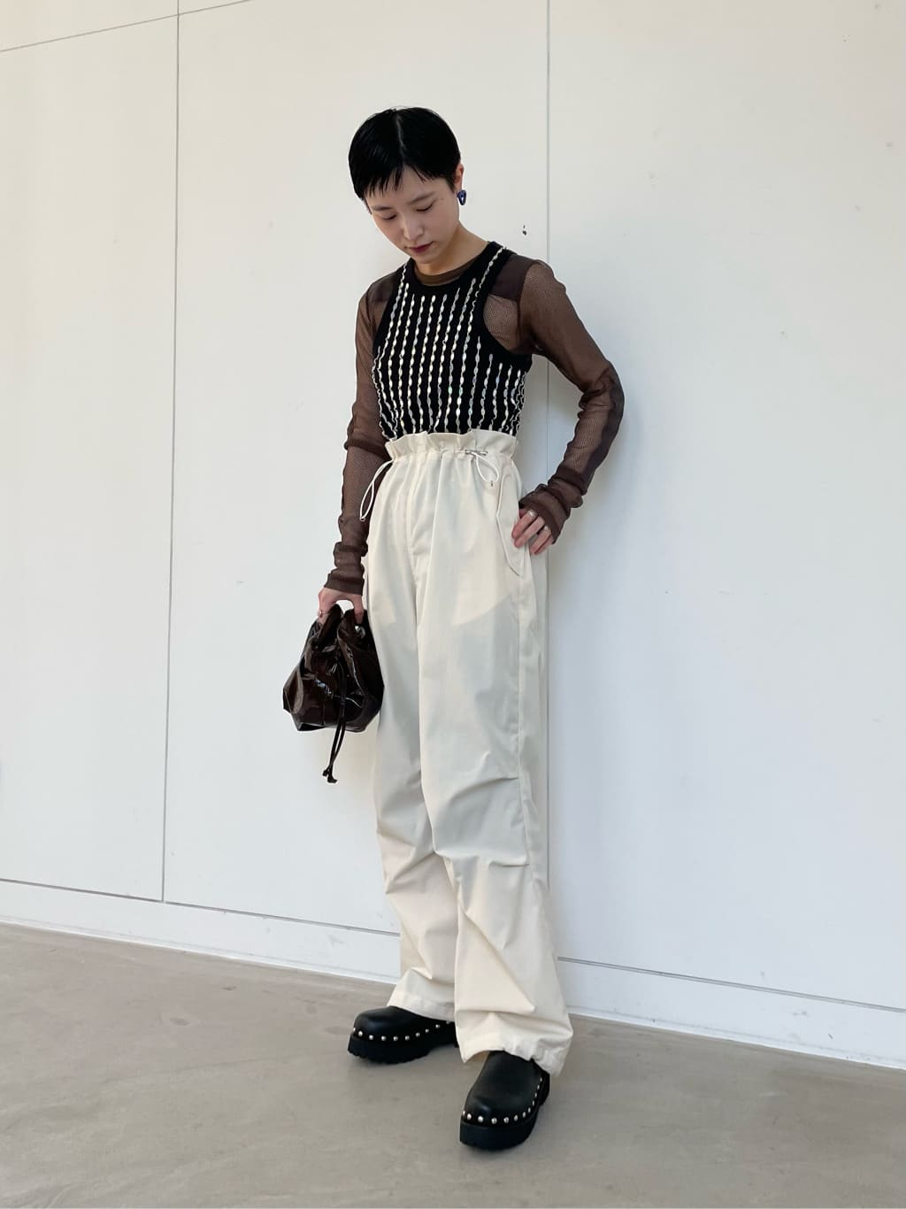 好みのアイテムを集めてコーディネートを組んでみました。シンプルなカーゴパンツを合わせて中和しバランスを意識しています。