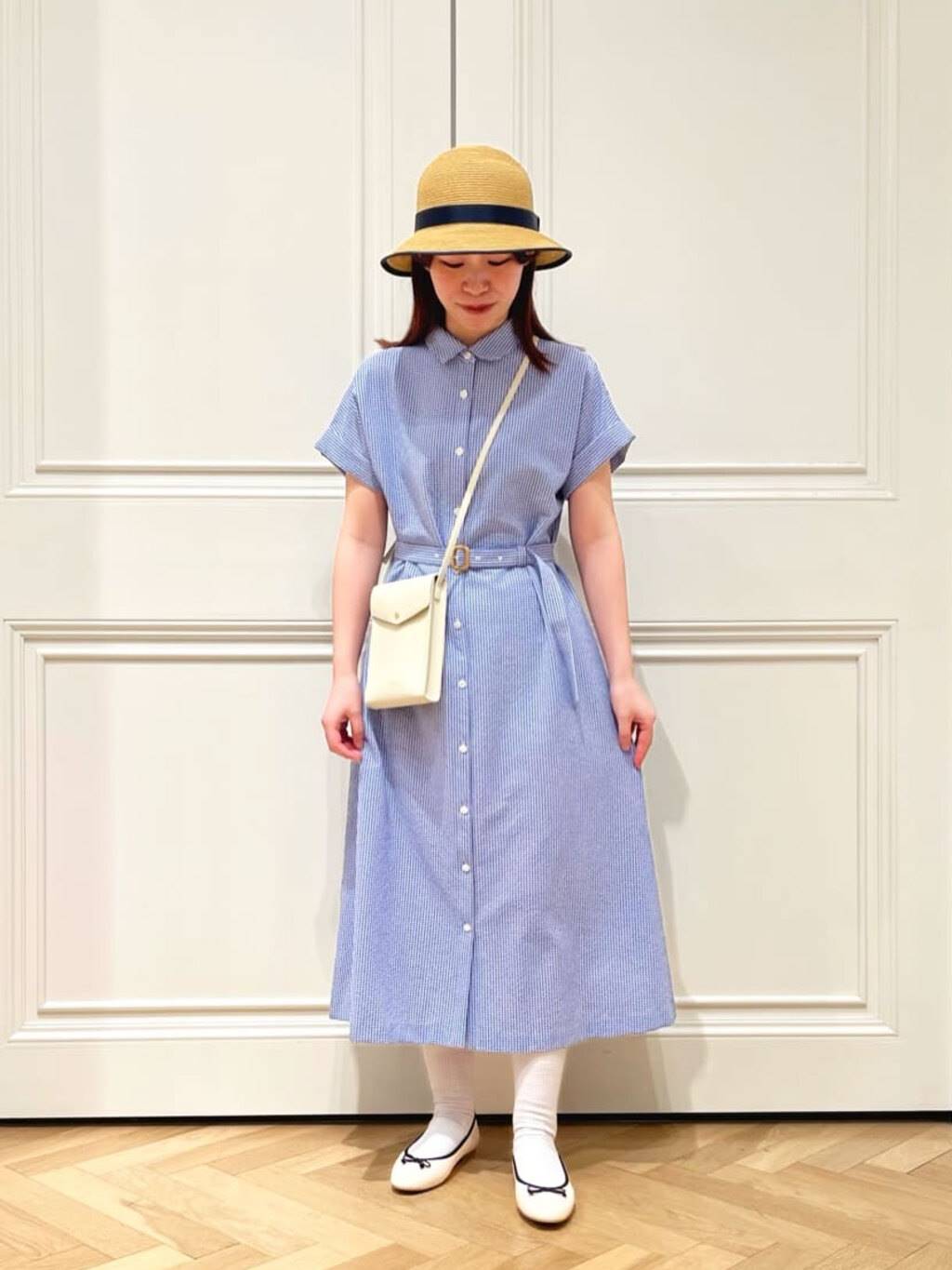 "フィット＆フレアシルエットのサッカーワンピース。爽やかなブルーのギンガムチェックがこれからの季節を涼しく軽やかに演出してくれます！
サッカー素材なのでベタつかず、サラッとした肌触り、吸水速乾性も兼ね備えられているのが嬉しいです！シワにもなりづらくお手入れも楽にできちゃいます！"
