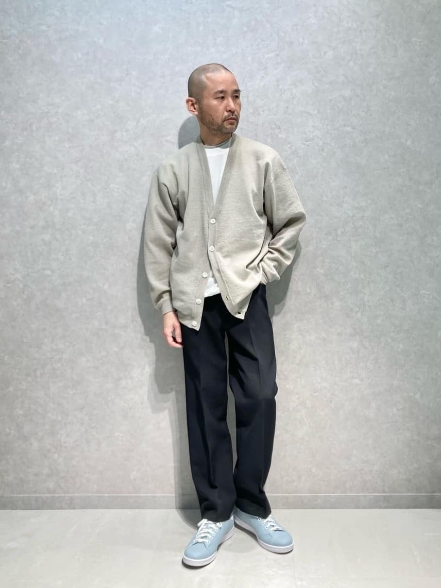 【コーディネートポイント】
スウェットライクな半袖のカットソーに、清涼感のあるカーディガンを合わせた上品なカジュアルスタイルです。