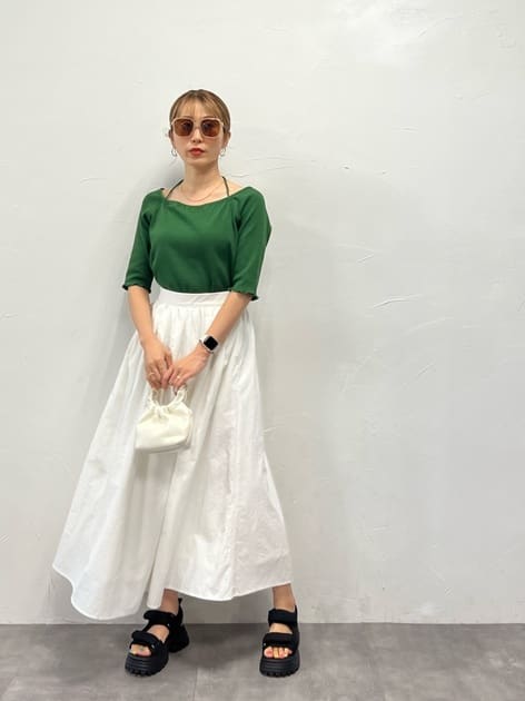 ［tops］
シンプルなのに可愛い。
ヒモを首で結ぶのがポイント！
5分袖で今から秋に向けても着回しで着るのが、嬉しい！
スカートインやそのまま出して着てもOK！

［skirt］
ウエストゴムのボリュームスカート
シンプルなので何にでも合わせれちゃう！
裏地ありですが、ホワイトは透けるので下着には注意！

・ウエストゴム、裏地あり

［shoes］
トレンドの厚底サンダル
ふわふわっとした履き心地で楽ちん！
厚底なので美脚効果あり！
カラーソックスと合わせても可愛い！

サイズ:23.5cmのみ