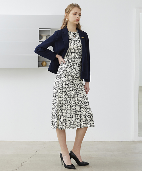 S-Mサイズを綺麗に着こなす服【リリアンビューティエクラ】洗練された大人のファッションを楽しむ、アクティブで魅力ある女性のためのブランド。 Sサイズをベースに「着心地」「シルエット」にこだわりを持ったコンテンポラリーなコレクション。 　
　モデル身長：172cm