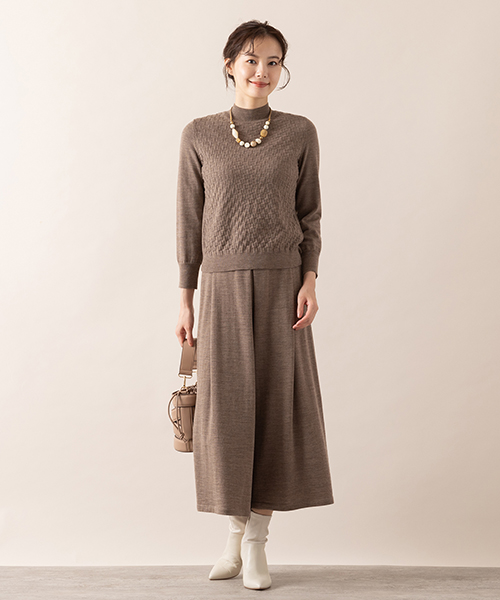 S-Mサイズを綺麗に着こなす服【リリアンビューティエクラ】洗練された大人のファッションを楽しむ、アクティブで魅力ある女性のためのブランド。 Sサイズをベースに「着心地」「シルエット」にこだわりを持ったコンテンポラリーなコレクション。 　モデル身長：167cm