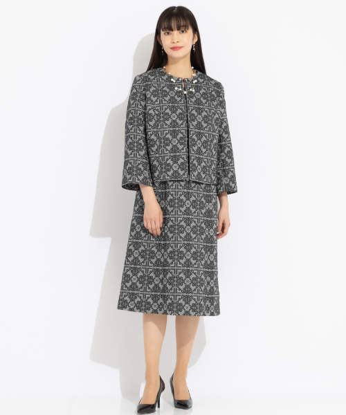 【リリアンビューティ】Lサイズ　パリ、リリアン・ビューティ社との提携によってスタート。 フレンチテイストをベースに、高級感と新鮮さをかねそなえたコンテンポラリーでシャープなエレガンスコーディネートを提案します。　モデル身長：166cm