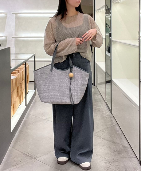 身長：159cm

⚫︎ 【russet×BEARDSLEYコラボ第２弾】カゴトートバッグ
着用カラー:グレー

シースルートップスと季節感アップのカゴバッグで、初夏をイメージした爽やかコーデに◎