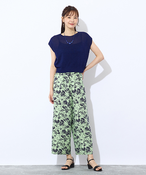 S-Mサイズを綺麗に着こなす服【リリアンビューティエクラ】洗練された大人のファッションを楽しむ、アクティブで魅力ある女性のためのブランド。 Sサイズをベースに「着心地」「シルエット」にこだわりを持ったコンテンポラリーなコレクション。