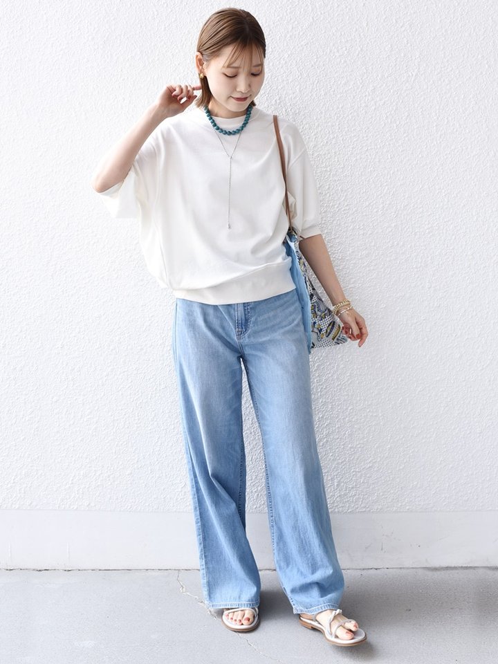 身長:164cm / 普段サイズ：38・MEDIUM / 体型：細身（骨格ウェーブ）
肩幅:なで肩・狭め / パーソナルカラー：イエベ春

【着用レビュー 】
着用アイテム：トップス / 着用サイズ：ONE SIZE

■着丈：ヒップに少しかかるくらいの丈です。
■サイズ感：全体的にゆったりとしています。
■袖丈：肘下までの5分袖です。袖はお好みの位置でとまるので、たくし上げて着るのもおすすめです◎
■素材感：ドライタッチなサラッとした素材感です。
■着心地：ゆとりがありリラックス感のある着心地です。サラッとしていて肌離れが良く、ロングシーズン着やすい1枚です。


着用アイテム：デニム / 着用サイズ：M

■ウエスト：ゆとりがありました。（ベルトが必要なサイズ感）
■ヒップ：ヒップラインは気になりませんでした。
■レングス：かかとくらいまでの丈です。
■素材感：やわらかいデニム素材です。
■着心地：生地感がとてもやわらかく、穿き心地がとても良いです。春夏でもストレスなく穿ける薄手の素材感です◎