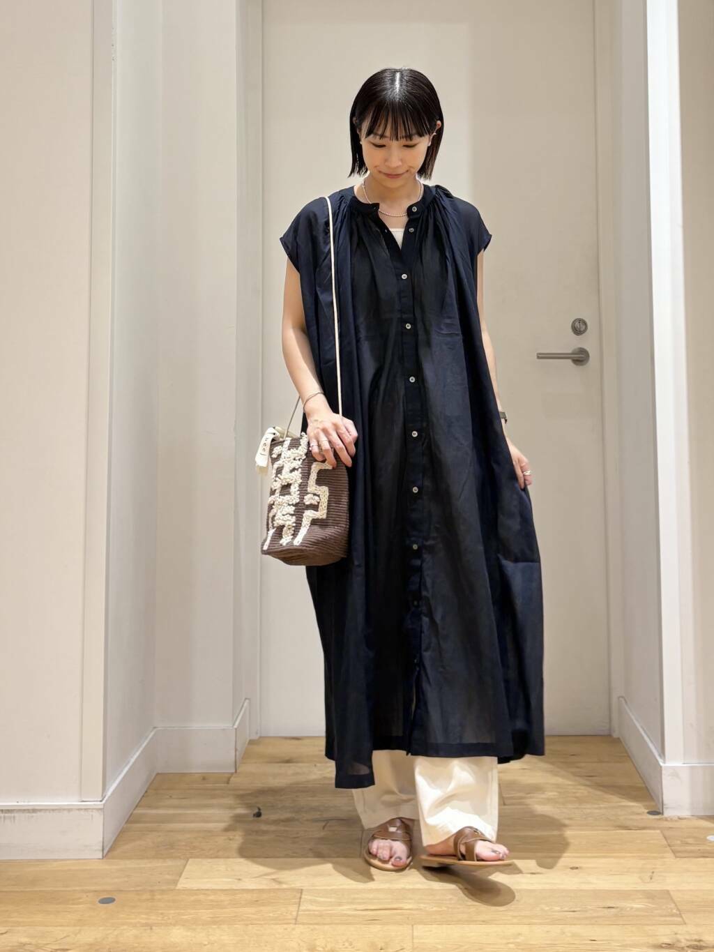 新品タグ付 FORK&SPOON　コットンナイロンVネックワンピース サイズ2 セール】FORK&SPOON コットンナイロンVネックワンピース