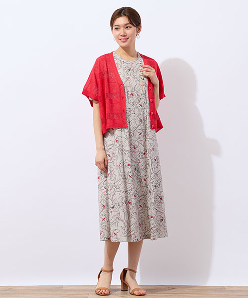 ラクちんなワンピースは暑い季節にピッタリ！気分が上がる赤を効かせた夏のお出かけスタイルです