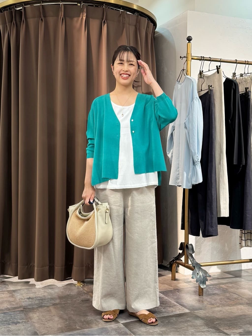 【美品✨】ビアズリー　ロングカーディガン 裾レース コットン100% 黒 美品✨】ビアズリー ロングカーディガン 裾レース コットン100
