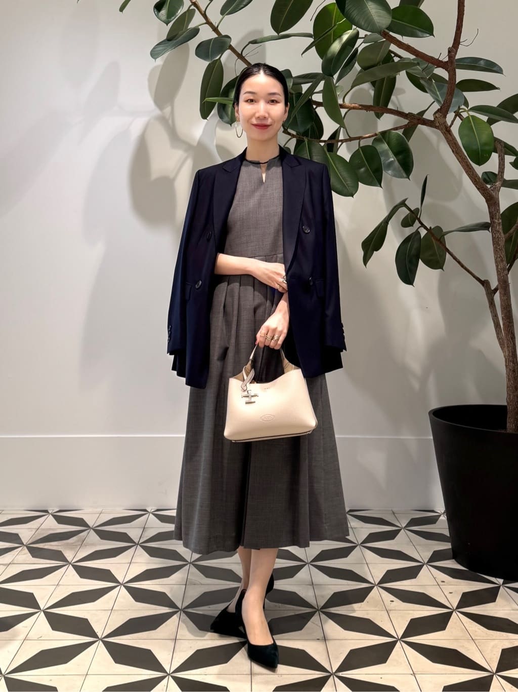 キュプラポリエステルスムース Vネックワンピース （ロング