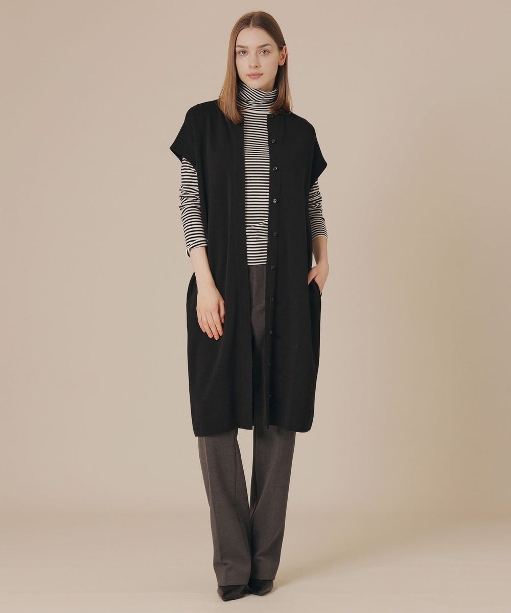 【ニット】1枚でエレガントな装いや、ジレの様に着用しレイヤードスタイリングも楽しめるワンピースです。モードで涼しげな印象です。アンダードレス付きです。【パンツ】程よくゆとりのあるスッキリとしたシルエット。オーバーサイズからコンパクトなトップスまで幅広くコーディネートに活躍します。