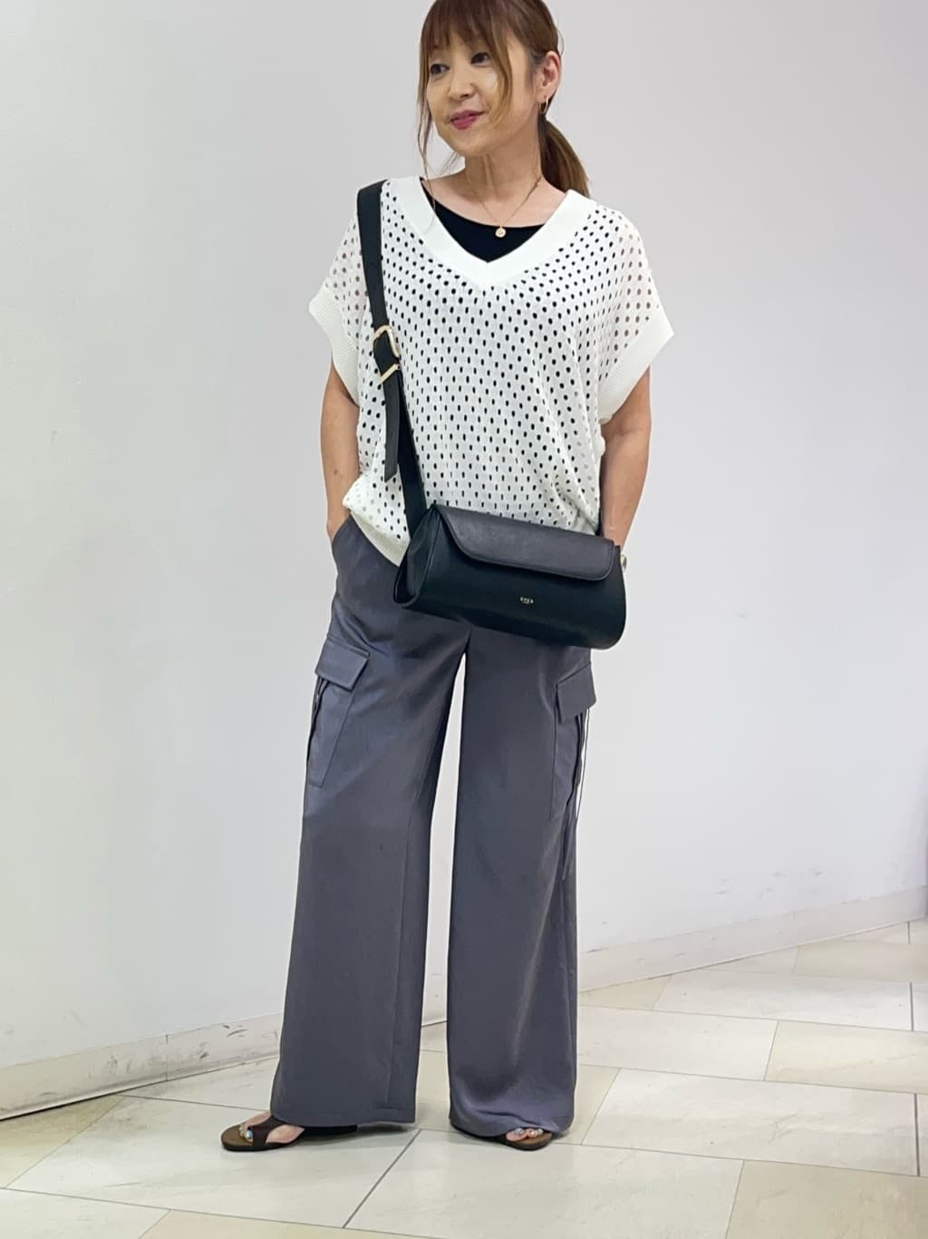 ゆったりしたシルエットながら、ビックシルエットに見えない優秀アイテムです。 パンツも締め付け感がなく太過ぎない幅がマルです。【モデル身長：156cm】