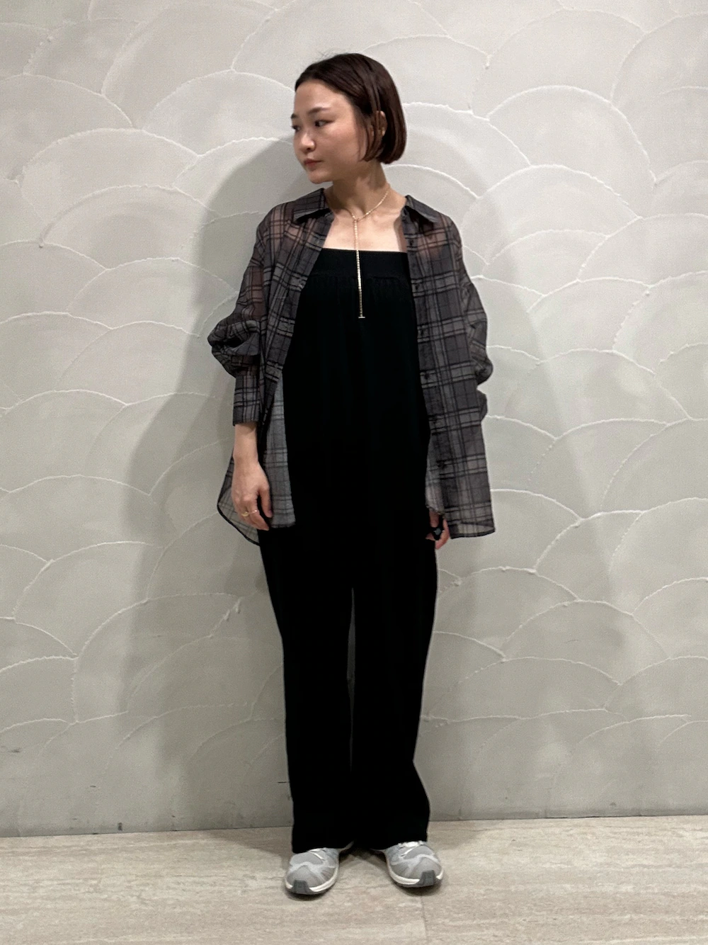 楽ちんでおしゃれに見せたい日に着用したい
onitのオールインワン◯

シャツを羽織ると気になる二の腕も
隠れて安心スタイルです。