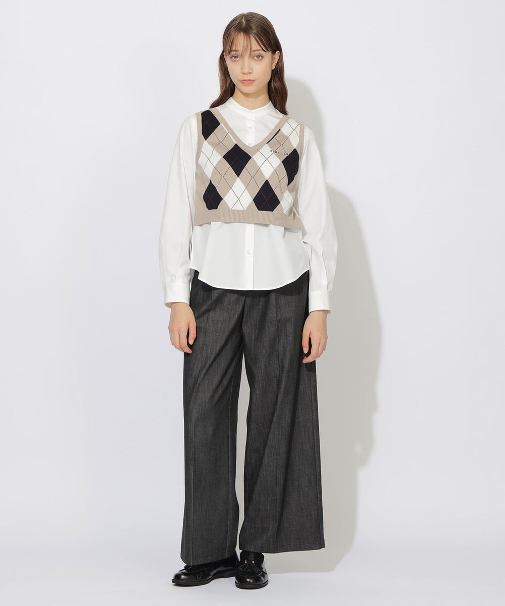 【トップス】晩夏の暑さが残る季節に、秋の気分を楽しんでいただけるベスト付きブラウスです。シャツ部分をインしてスカートで合わせるスタイルもおすすめです。【パンツ】着こなしにこなれ感をプラスするワイドパンツです。短めのトップスをとコーディネートするのが、旬なおすすめスタイルです。