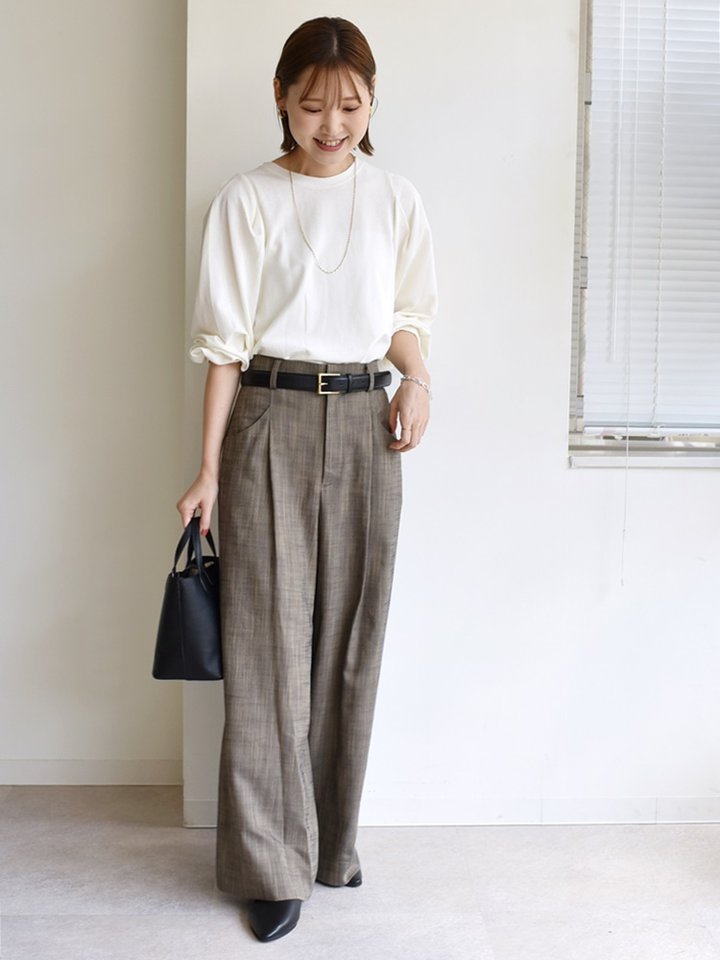 身長:164cm / 普段サイズ：38・MEDIUM / 体型：細身（骨格ウェーブ）
肩幅:なで肩・狭め / パーソナルカラー：イエベ春
Instagram：@nagashi_ships

【着用レビュー 】
着用アイテム：トップス / 着用サイズ：ONE SIZE

■着丈：ヒップにかかるくらいの丈です。
■サイズ感：全体的にゆとりがあります。
■素材感：通年着やすい肉感の素材です。表面がなめらかで綺麗見えします。
■着心地：1枚でさらっと着やすいカットソーです◎


着用アイテム：パンツ / 着用サイズ：38

■ウエスト：ゆとりがありました。（ベルトが必要なサイズ感）
■ヒップ：ヒップラインは気になりませんでした。
■レングス：かかと下くらいまでの丈です。
■素材感：落ち感のある、やわらかい素材感です。
■着心地：生地感がやわらかく、ゆったりと穿けるので着心地が良いです。シルエットがとてもきれいなパンツです。