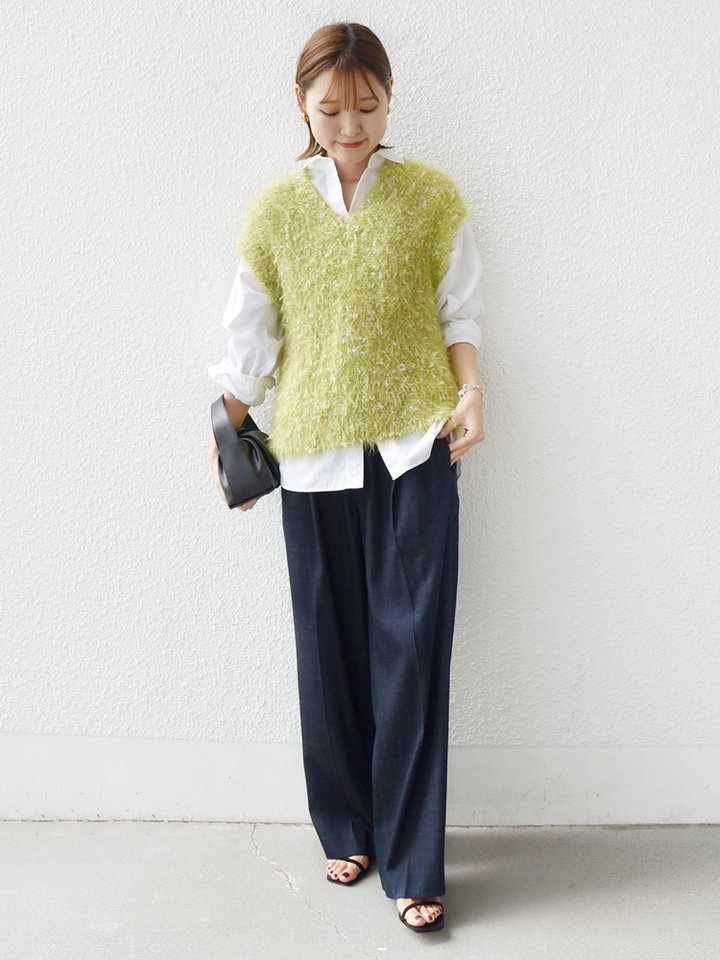 身長:164cm / 普段サイズ：38・MEDIUM / 体型：細身（骨格ウェーブ）
肩幅:なで肩・狭め / パーソナルカラー：イエベ春
Instagram：@nagashi_ships

【着用レビュー 】
着用アイテム：ベスト/ 着用サイズ：ONE SIZE

■着丈：腰下くらいまでの丈です。
■サイズ感：全体的にゆとりがあります。
■素材感：チュール×フェザーのふわふわした素材感です。
■着心地：素材が柔らかく着やすいです。プラス1点するだけで華やかになるアイテムです◎

着用アイテム：パンツ / 着用サイズ：34

■ウエスト：ほぼジャストウエストでした。後ろがゴム仕様なので楽に着用できます。
■ヒップ：ヒップラインは気になりませんでした。
■レングス：かかとくらいまでの丈です。
■素材感：サラッとした落ち感のある素材です。
■着心地：やわらかい素材感とゆったりしたシルエットで穿き心地が良いです。