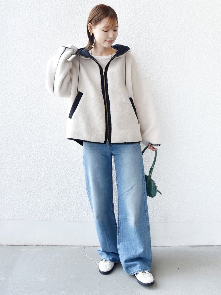 身長:164cm / 普段サイズ：38・MEDIUM / 体型：細身（骨格ウェーブ）
肩幅:なで肩・狭め / パーソナルカラー：イエベ春
Instagram：@nagashi_ships

【着用レビュー 】
着用アイテム：アウター / 着用サイズ：ONE SIZE

■着丈：ヒップが隠れる丈です。
■サイズ感：全体的にゆったりとしています。
■素材感：軽量できれいめ見えするボア素材です。裏地付きです。
■着心地：軽いので、サッと気軽に羽織りやすいです。重いアウターが苦手な方にもおすすめです◎

着用アイテム：デニム / 着用サイズ：S

■ウエスト：程よくゆとりがありました。後ろのベルトで調整が可能です。
■ヒップ：ヒップラインは気になりませんでした。
■レングス：かかと下までの長め丈です。
■着心地：程よい肉感のやわかいデニムです。シルエットがきれいです。