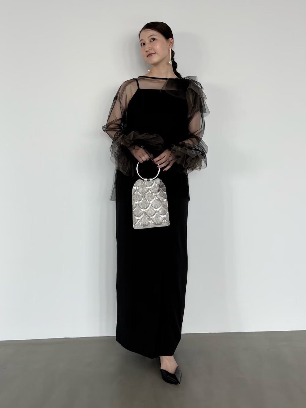 チュールトップス×キャミワンピースがセットになったオケージョンドレス‼︎
アシンメトリーのデザインが可愛い、オススメドレスです◎