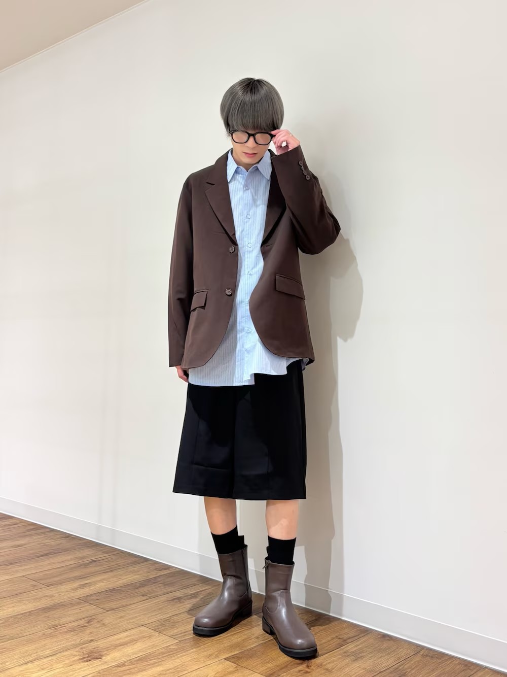 ハーフパンツ×ブーツ
秋におすすめの組み合わせです！