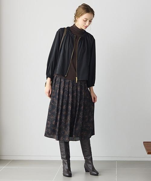 “Find Your Size” -探していたのは、こんな服- 小柄さんに似合う上品でバランスの良いSサイズ服、リリアンビューティエクラ。 Mサイズは一部店舗とオンラインショップにて販売。