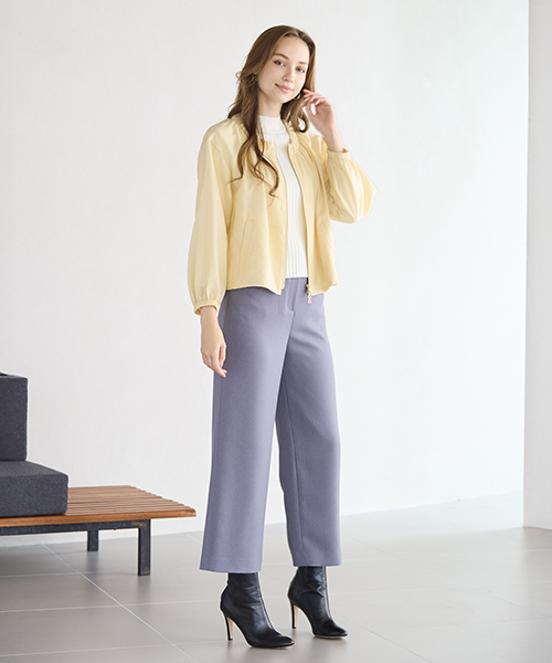 “Find Your Size” -探していたのは、こんな服- 小柄さんに似合う上品でバランスの良いSサイズ服、リリアンビューティエクラ。 Mサイズは一部店舗とオンラインショップにて販売。