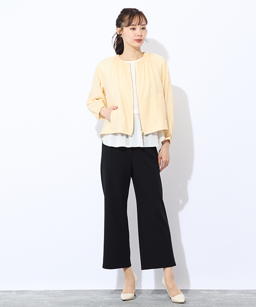 “Find Your Size” -探していたのは、こんな服- 小柄さんに似合う上品でバランスの良いSサイズ服、リリアンビューティエクラ。 Mサイズは一部店舗とオンラインショップにて販売。