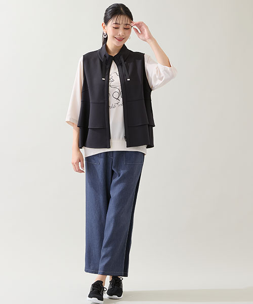 【大きいサイズ】フリルベストとデニムパンツで楽しむと大人カジュアルスタイル