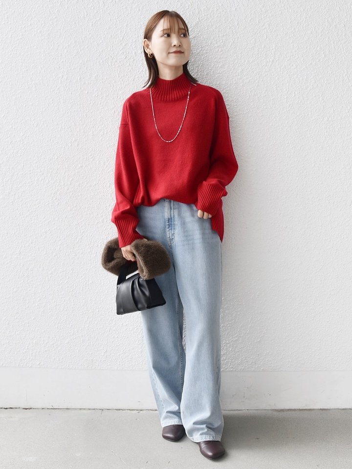 身長:164cm / 普段サイズ：38・MEDIUM / 体型：細身（骨格ウェーブ）
肩幅:なで肩・狭め / パーソナルカラー：イエベ春

【着用レビュー 】
着用アイテム：ニット / 着用サイズ：ONE SIZE

■着丈：ヒップ下までの丈です。
■肩幅：全体的にゆったりとしています。
■袖丈：手の甲が隠れる丈です。
■素材感：チクチク感のない、なめらかな肌あたりのカシミヤ混ニットです。
■着心地：ゆったりとリラックス感のある着心地です。軽くてとても暖かいです。

着用アイテム：デニム / 着用サイズ：38

■ウエスト：ウエストに紐がついているので、ぎゅっと絞ることができ調節が可能です。
■ヒップ：ヒップラインは気になりませんでした。
■レングス：かかと下くらいまでの丈です。
■素材感：落ち感のある、やわらかいデニムです。
■着心地：ルーズなサイズ感が可愛く、ゆったりとしているので穿きやすいです。