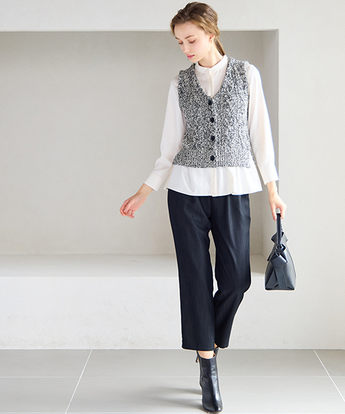 “Find Your Size” -探していたのは、こんな服- 小柄さんに似合う上品でバランスの良いSサイズ服、リリアンビューティエクラ。 Mサイズは一部店舗とオンラインショップにて販売。