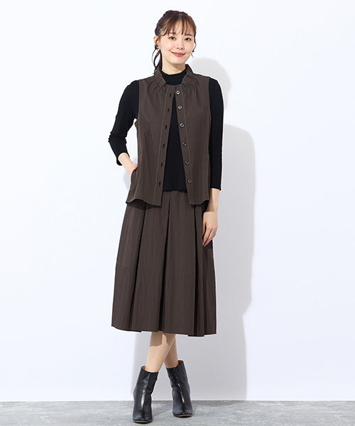 “Find Your Size” -探していたのは、こんな服- 小柄さんに似合う上品でバランスの良いSサイズ服、リリアンビューティエクラ。 Mサイズは一部店舗とオンラインショップにて販売。