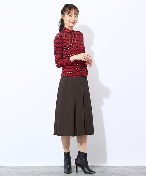 “Find Your Size” -探していたのは、こんな服- 小柄さんに似合う上品でバランスの良いSサイズ服、リリアンビューティエクラ。 Mサイズは一部店舗とオンラインショップにて販売。