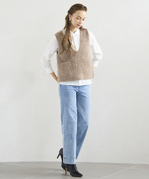 “Find Your Size” -探していたのは、こんな服- 小柄さんに似合う上品でバランスの良いSサイズ服、リリアンビューティエクラ。 Mサイズは一部店舗とオンラインショップにて販売。