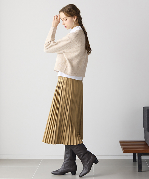 “Find Your Size” -探していたのは、こんな服- 小柄さんに似合う上品でバランスの良いSサイズ服、リリアンビューティエクラ。 Mサイズは一部店舗とオンラインショップにて販売。