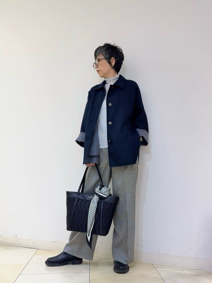 ベーシックがカッコイイ•*¨*•.¸¸♬袖は太めに折り返してみて
ラメのインナーで大人度up【モデル身長：164cm】