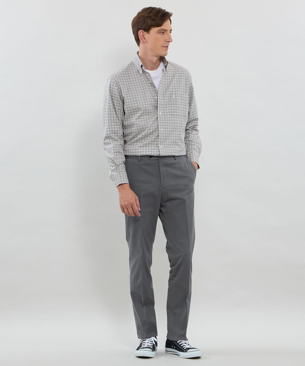 ポルトガル最大のコットンファブリックメーカー『SOMELOS』（ソメロス）社の生地を使用しています。トレンド感のあるゆったりとしたサイジングのアウターウェアにもオーセンティックなデザインにもマッチするオンオフ問わずあらゆるスタイルにマッチするNEW定番アイテムです。