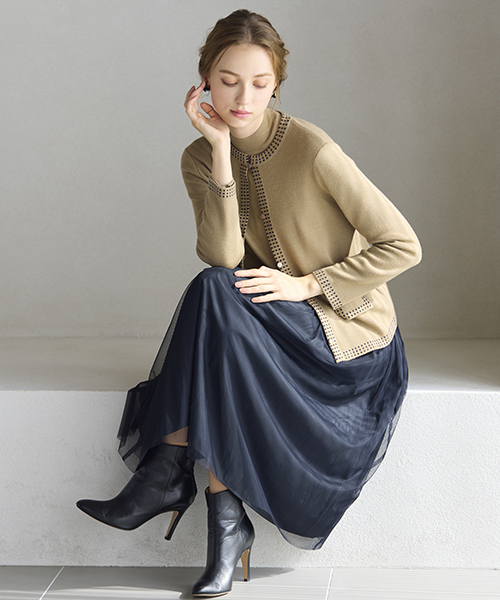 “Find Your Size” -探していたのは、こんな服- 小柄さんに似合う上品でバランスの良いSサイズ服、リリアンビューティエクラ。 Mサイズは一部店舗とオンラインショップにて販売。