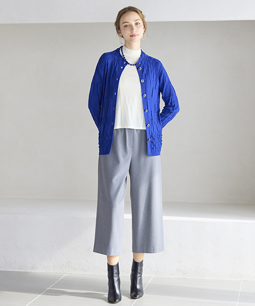 “Find Your Size” -探していたのは、こんな服- 小柄さんに似合う上品でバランスの良いSサイズ服、リリアンビューティエクラ。 Mサイズは一部店舗とオンラインショップにて販売。