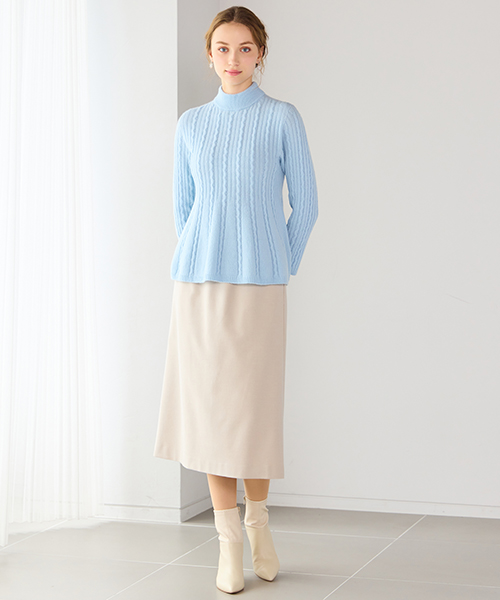 “Find Your Size” -探していたのは、こんな服- 小柄さんに似合う上品でバランスの良いSサイズ服、リリアンビューティエクラ。 Mサイズは一部店舗とオンラインショップにて販売。