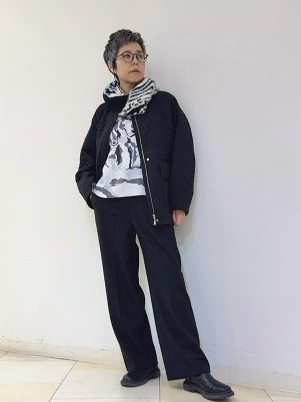 大好きブラックコーデ•*¨*•.¸¸♬アニマルキルトのコートはシンプルな着こなしがgood【モデル身長：164cm】