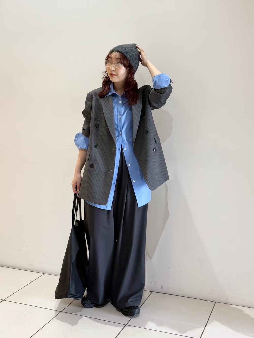 【アウター】
少しメンズライクなテーラードジャケットを合わせました！
身長157cmで38サイズを着用しております。
グレー×ブルーで清潔感のある大人カジュアルスタイルに仕上げました◎