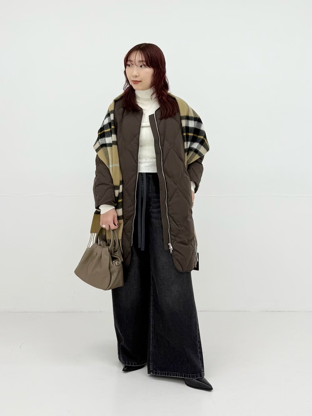 ・アウター
今年も人気のコクーンキルティングダウンが入荷予定です！
とても軽くて暖かい冬にお勧めのアイテムです◎
FREEサイズでゆったりめに着用しております。