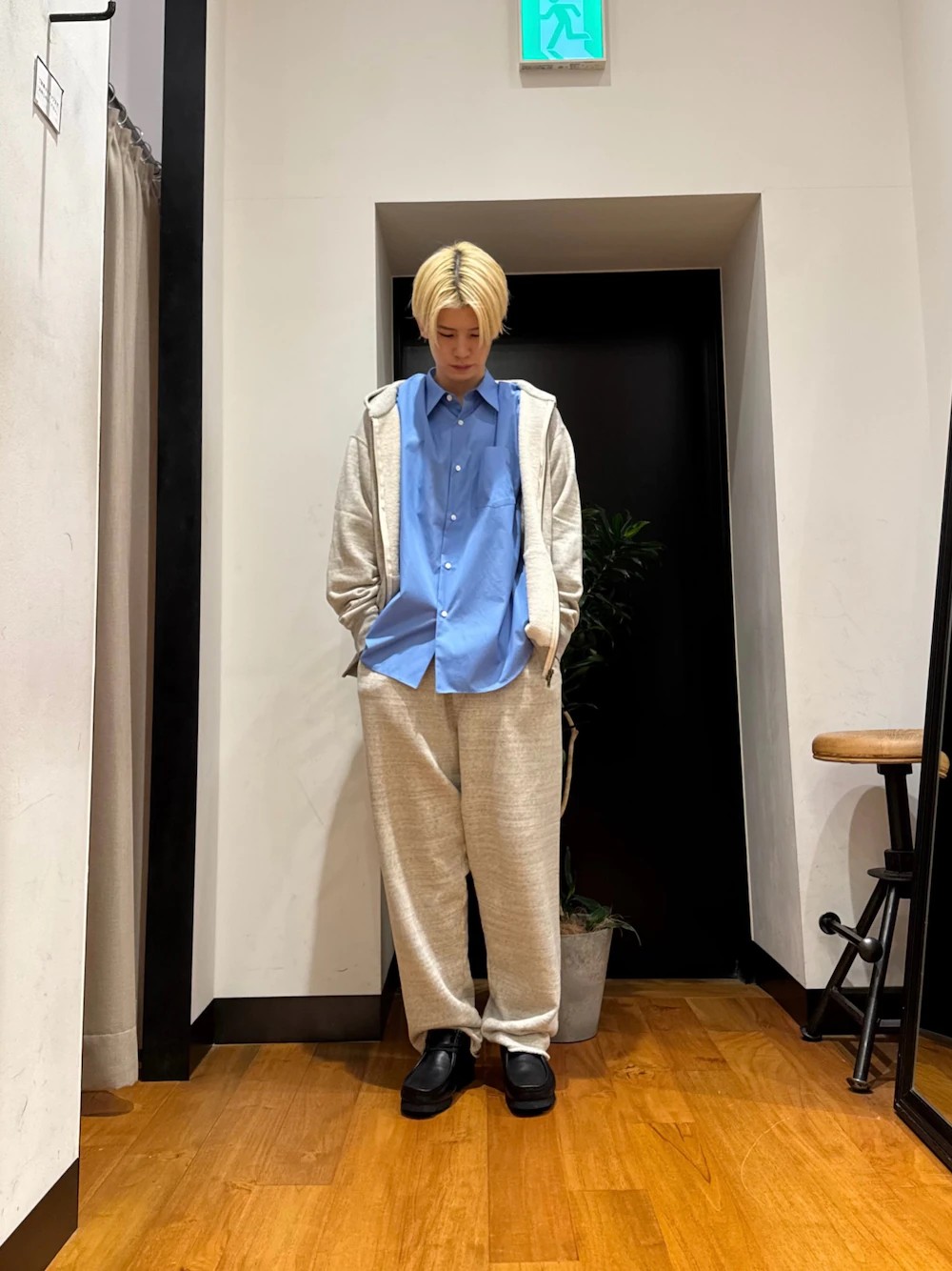 ・パンツ
サイズ3を着用。
少しゆとりはありますが、シルエットが綺麗でカジュアルになり過ぎないアイテムです！