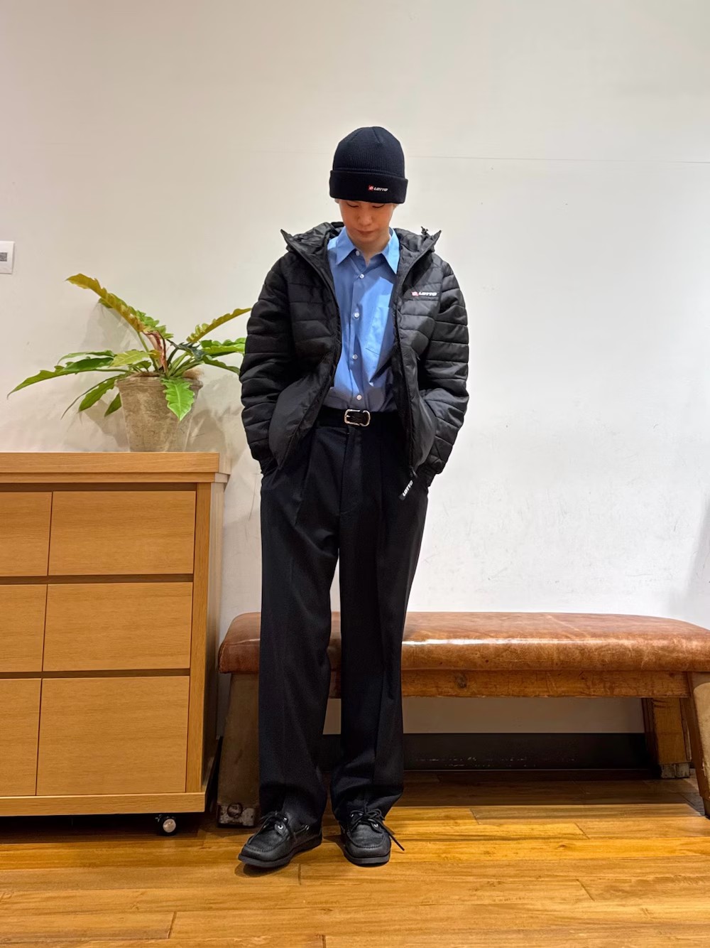 ・アウター
Mサイズを着用。
そこまでサイズ感は大きくない印象。
軽くて羽織り易いアイテムです！
またシンプルなので着回しも抜群です！