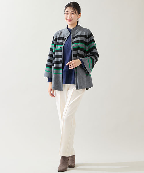 【大きいサイズ】リバーシブルで楽しめるニットジャケットと暖パンのお出かけコーデ。両面使えるので着こなしの幅が広がりますね。