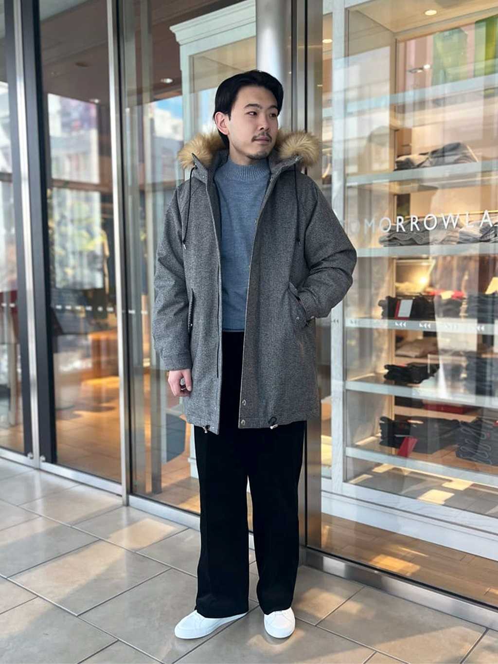 身長180㎝　透湿防水の機能性素材を使用したMACKINTOSH別注のミリタリーダウンジャケットです。
上品な印象で着ていただけるダウンジャケットに仕上がっております。
