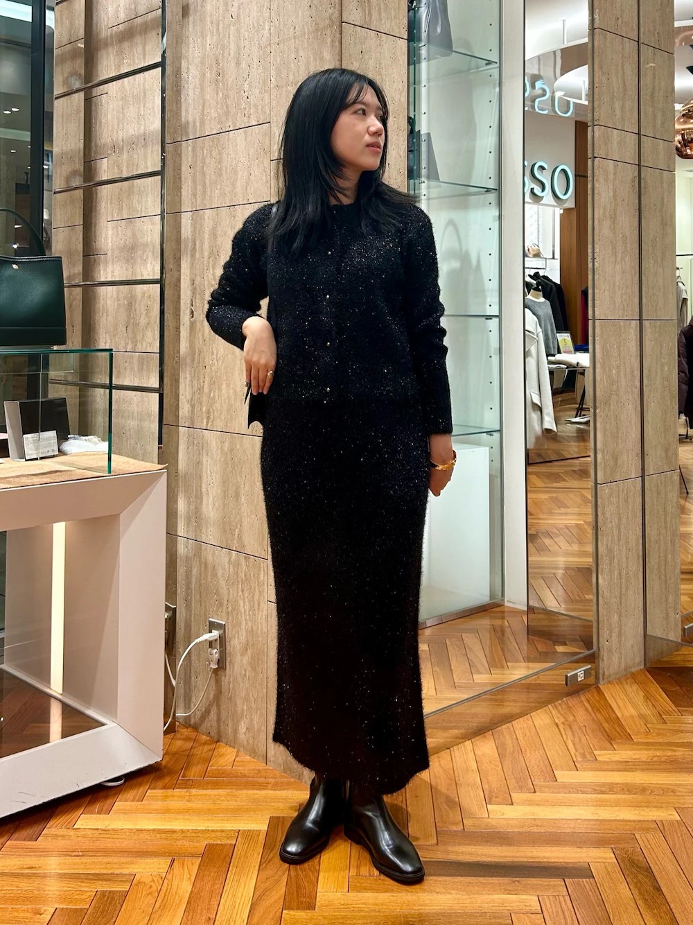 ゴージャスなラメ感が可愛いセットアップ◎
特別な1日にピッタリのコーディネートです！
もちろんセパレートで普段使いにも◎